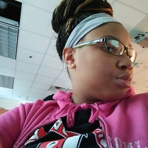 Meet your Posher, Jeanine